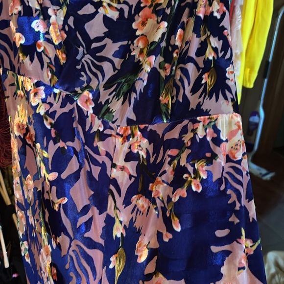 Floral One-Shoulder jumpsuit - Picture 3 of 6